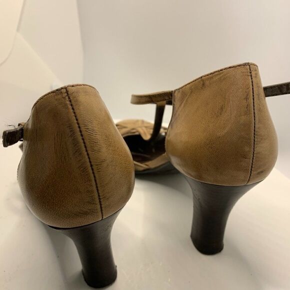 Bandolino Heel - Picture 4 of 8